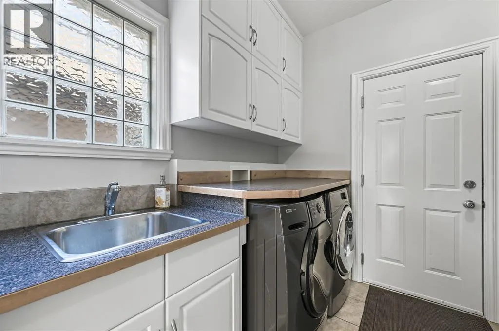 1458 Strathcona Drive SW