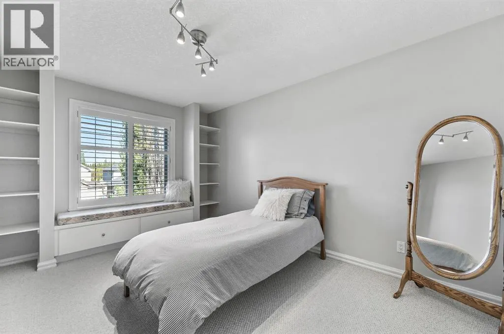 1458 Strathcona Drive SW