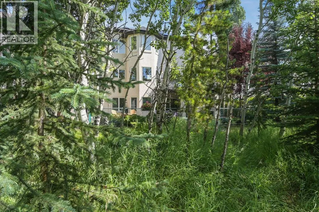 1458 Strathcona Drive SW