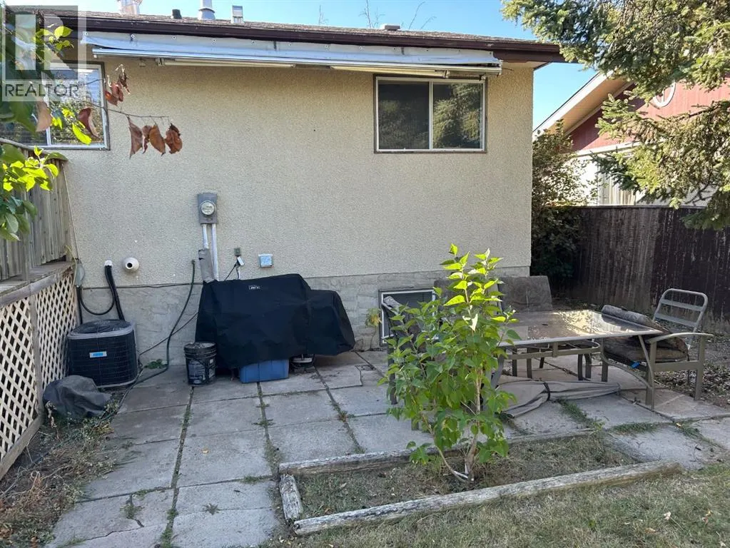 114 Eagle Road N