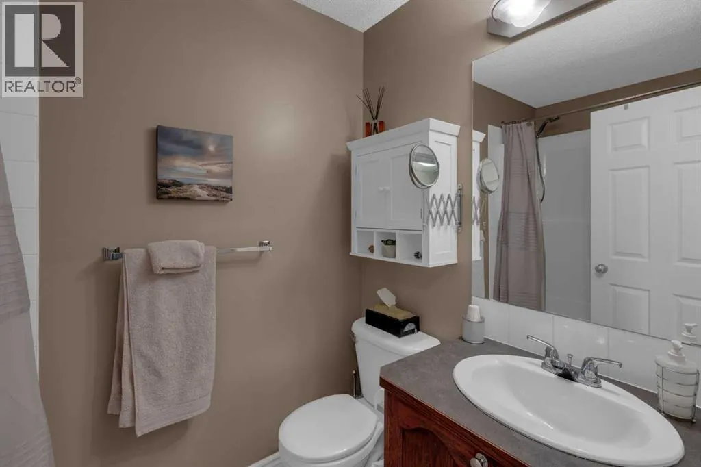266 Canals Circle SW