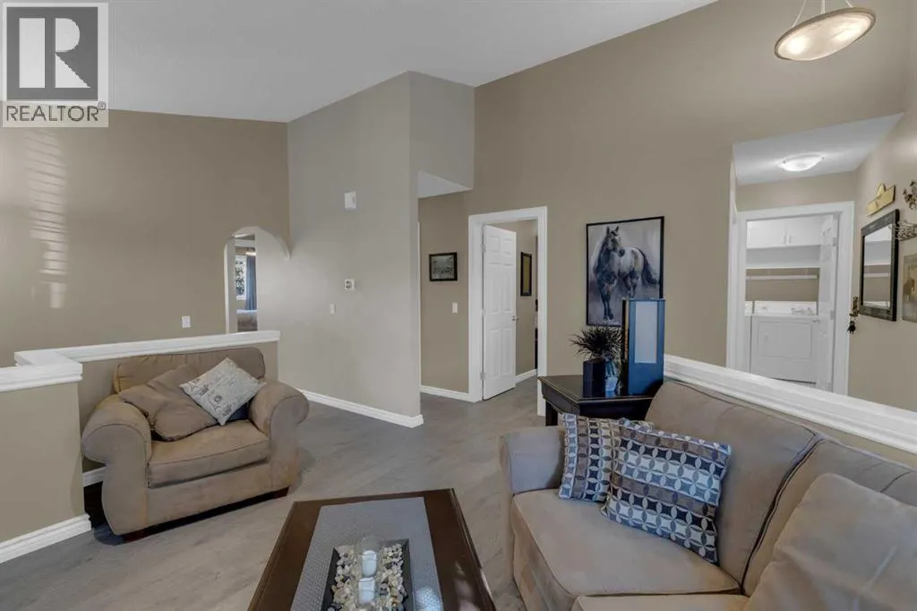 266 Canals Circle SW