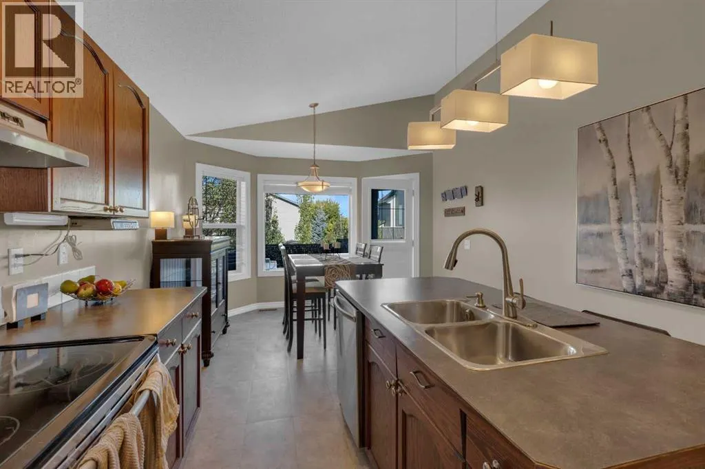 266 Canals Circle SW