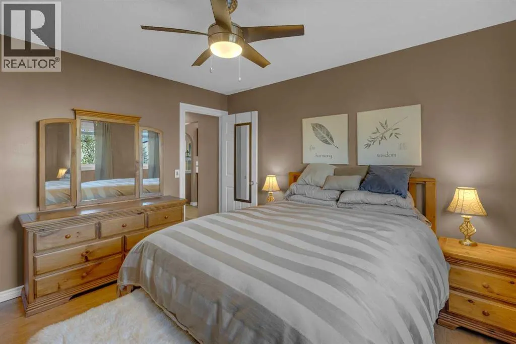 266 Canals Circle SW