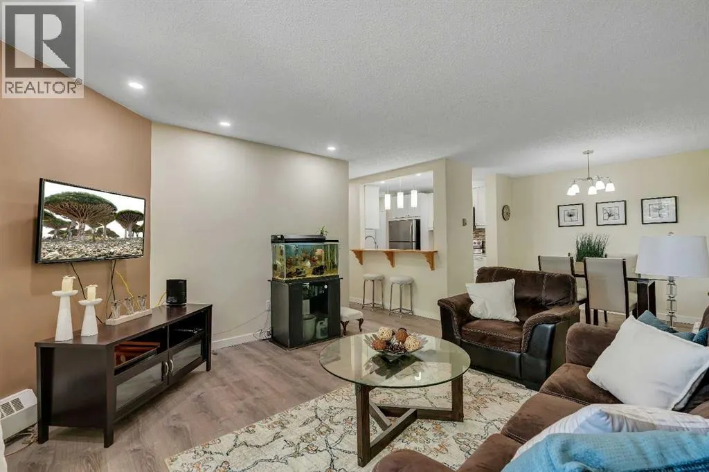 104, 11 Dover Point SE