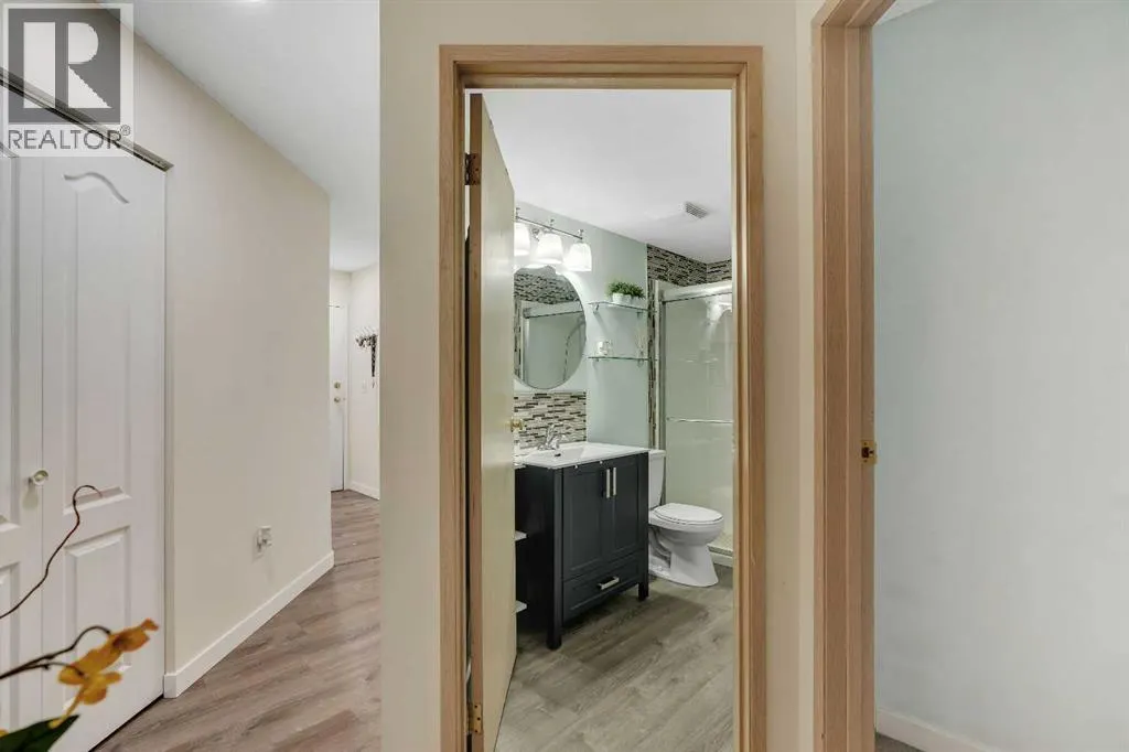 104, 11 Dover Point SE
