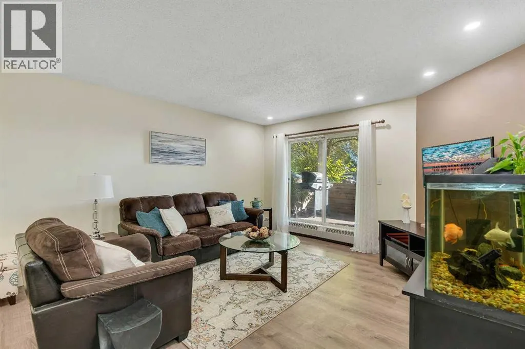 104, 11 Dover Point SE