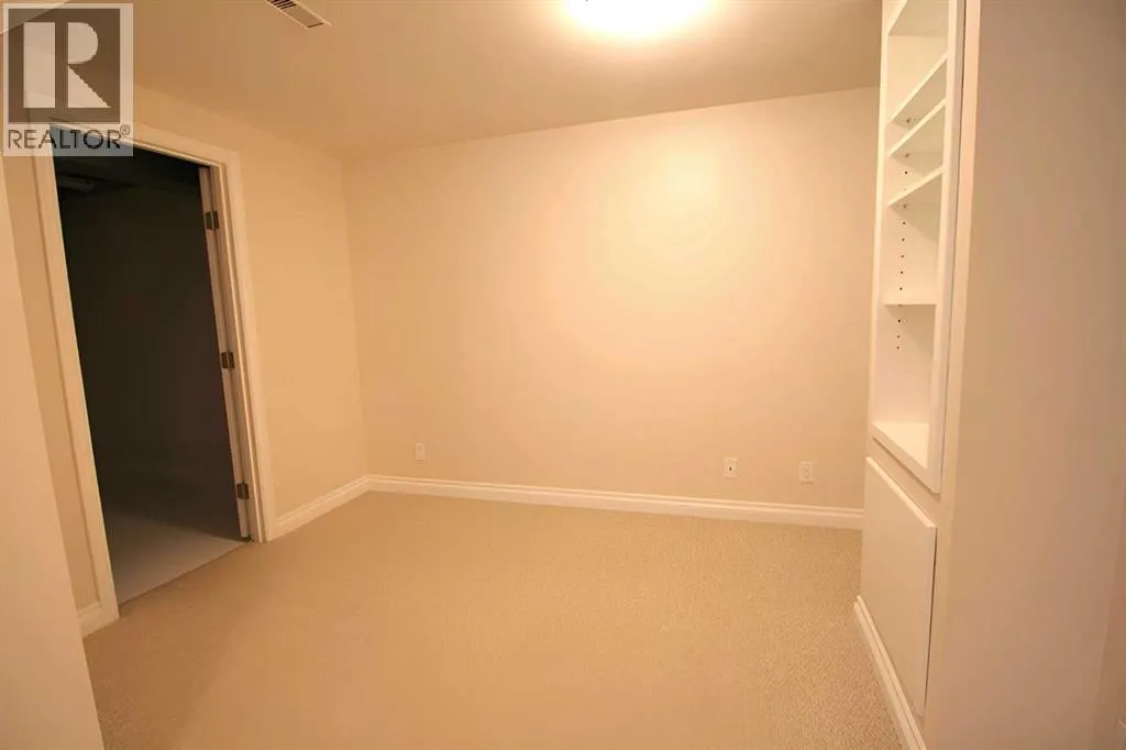 2 Forest Close