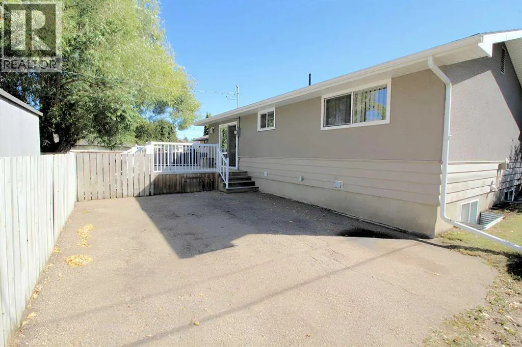 2 Forest Close