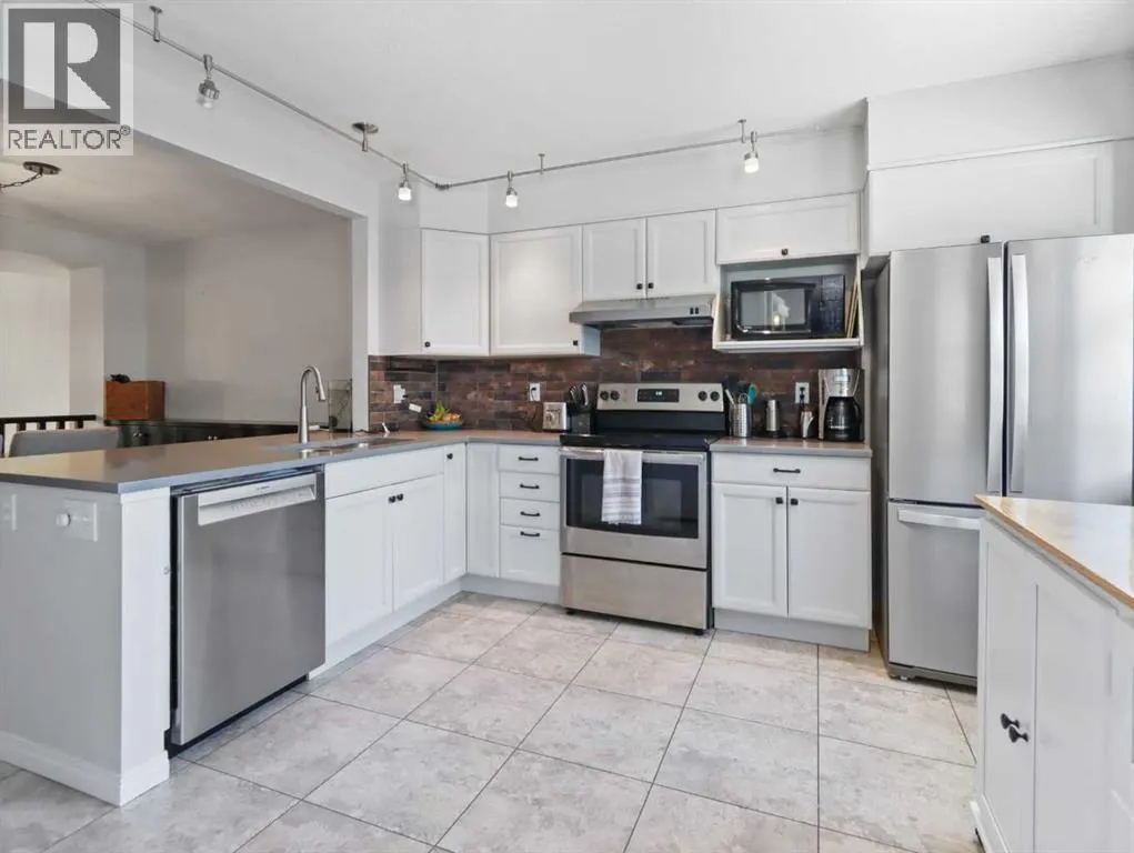 24, 242 Benchlands Terrace