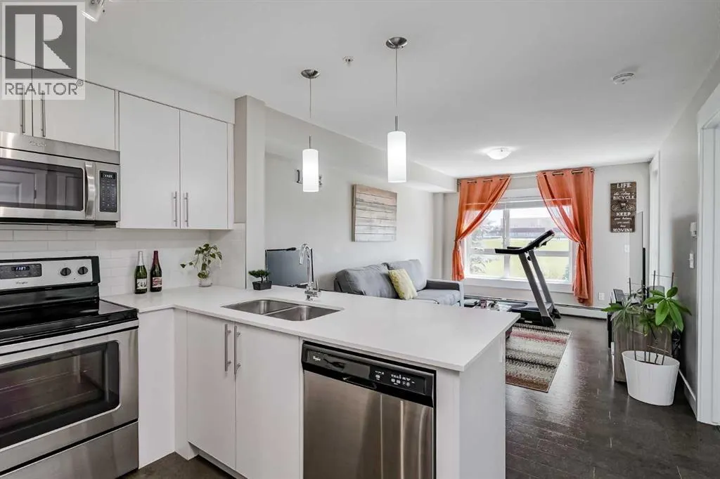 7208, 302 Skyview Ranch Drive NE