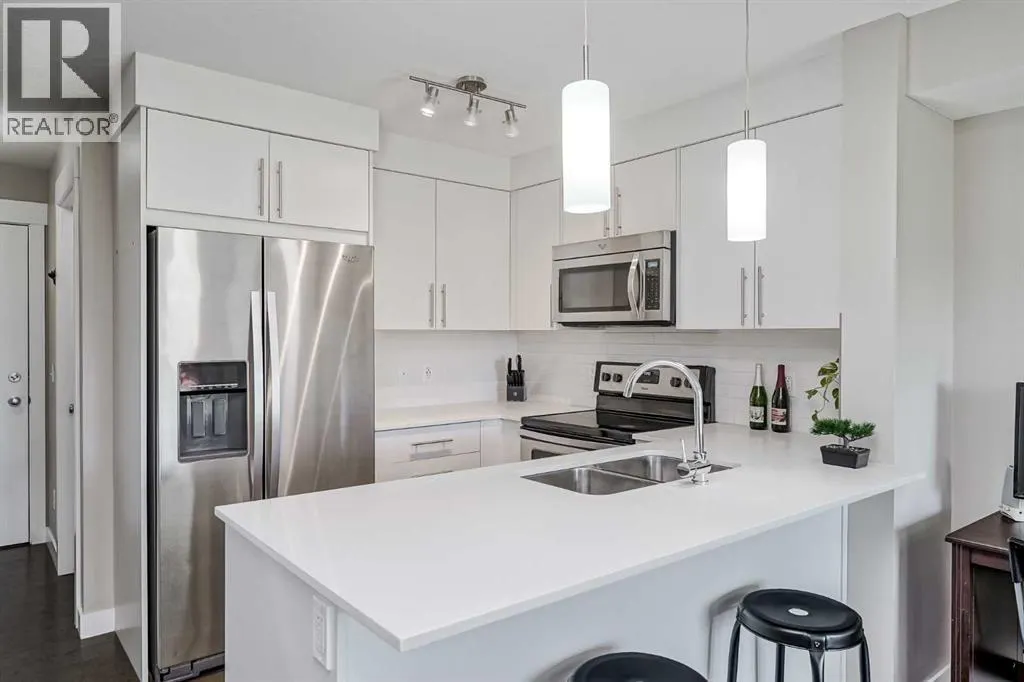 7208, 302 Skyview Ranch Drive NE