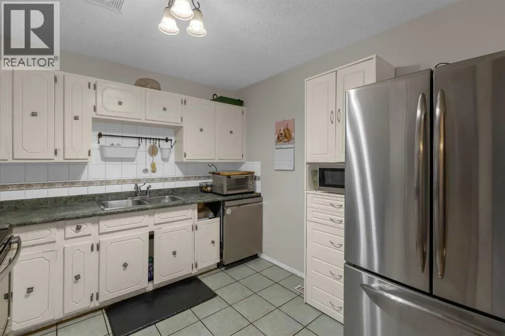 31 Rundlelawn Court NE