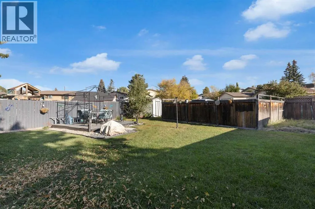 31 Rundlelawn Court NE