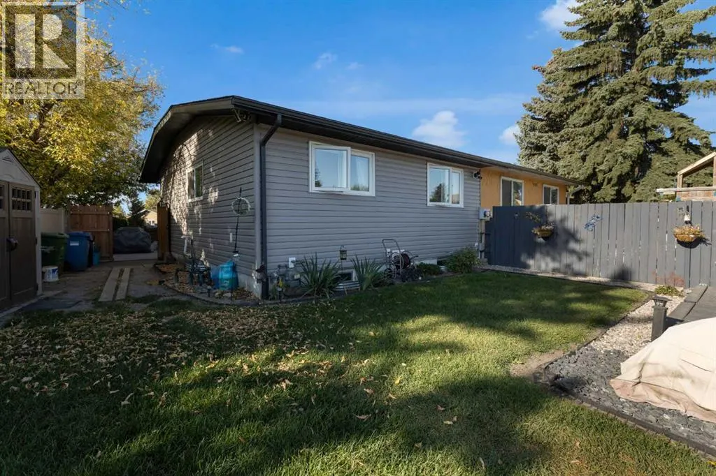 31 Rundlelawn Court NE