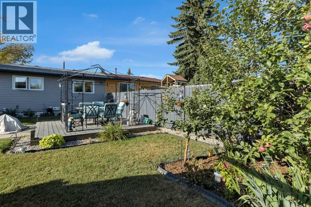 31 Rundlelawn Court NE