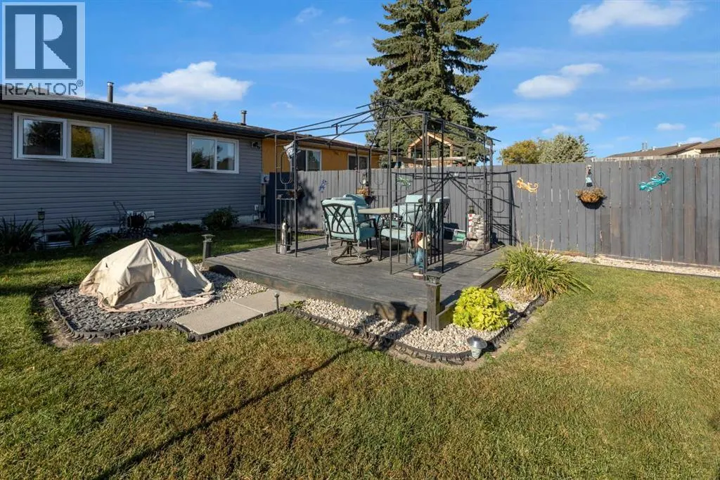 31 Rundlelawn Court NE
