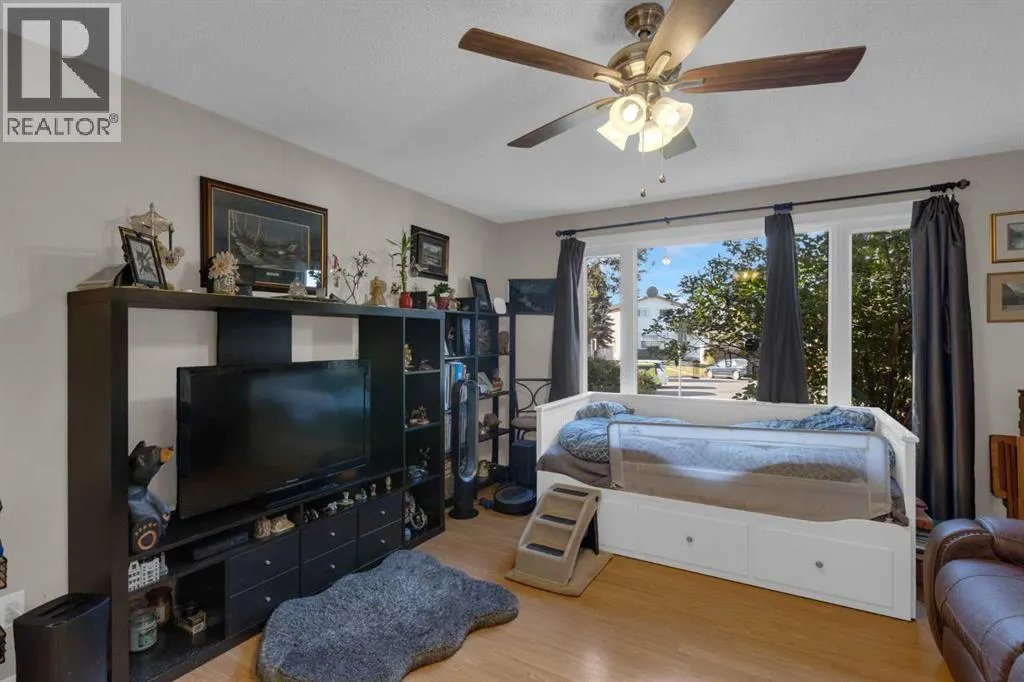31 Rundlelawn Court NE