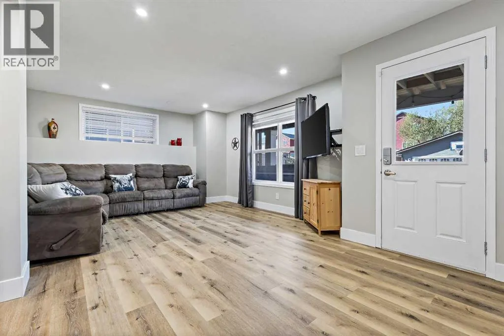 194 Canals Close SW