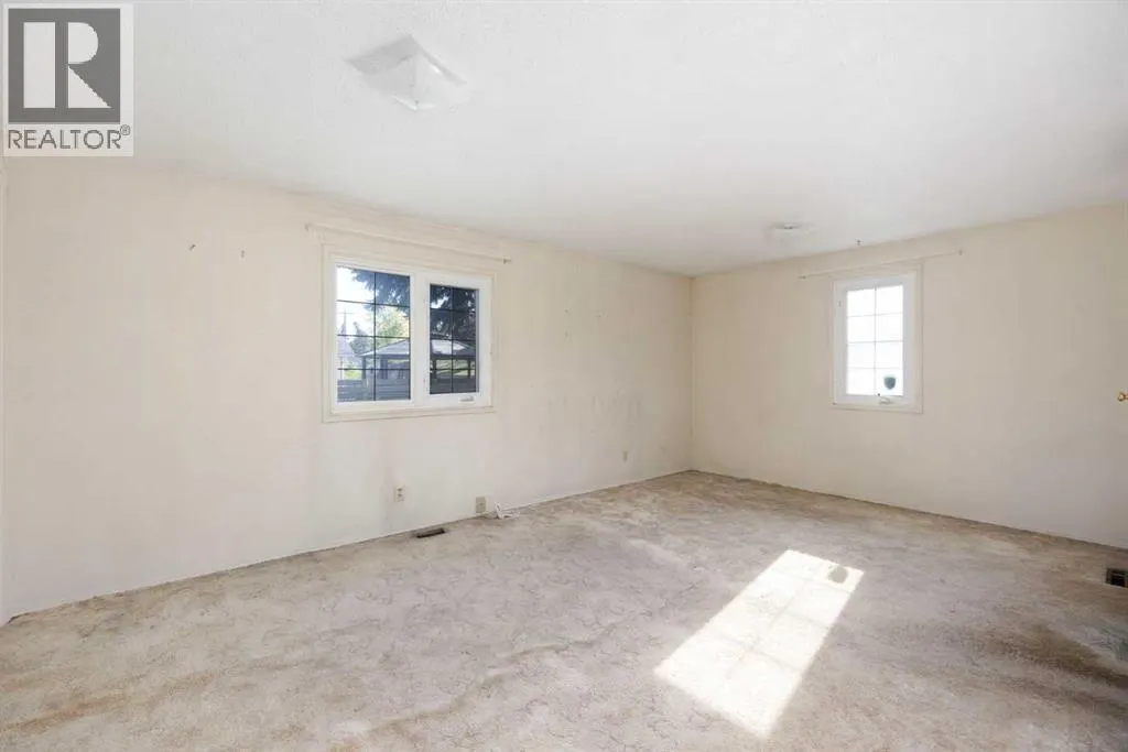 13 Saunderson Avenue