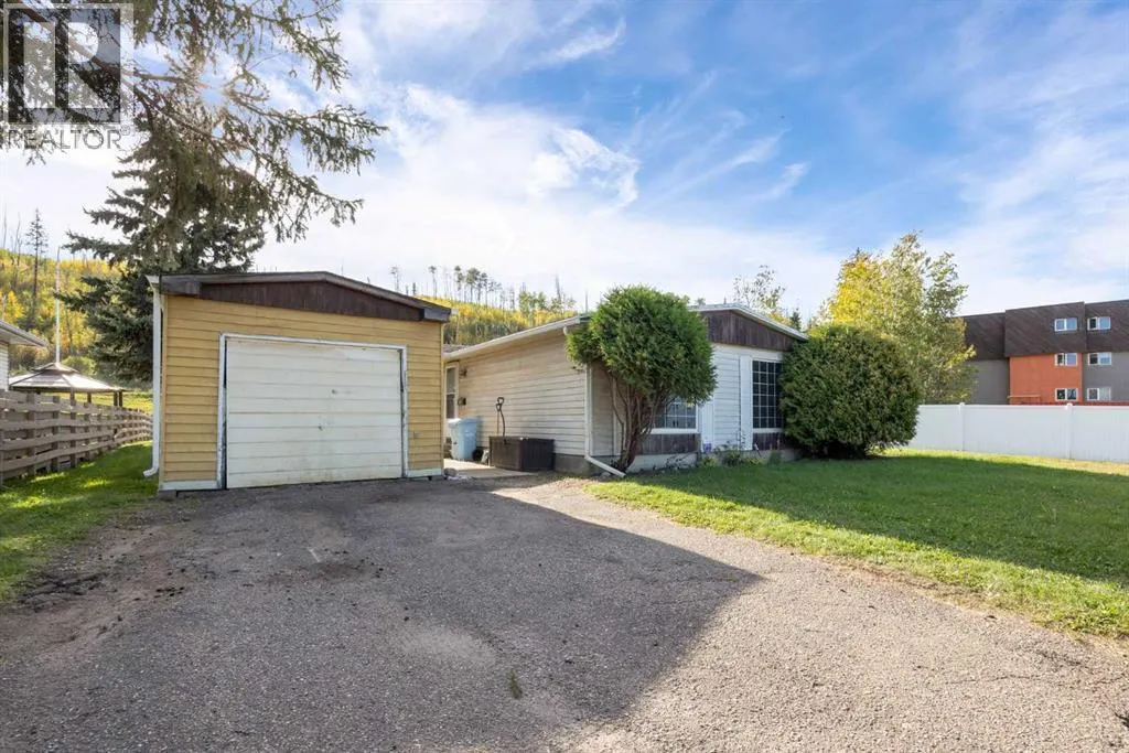 13 Saunderson Avenue