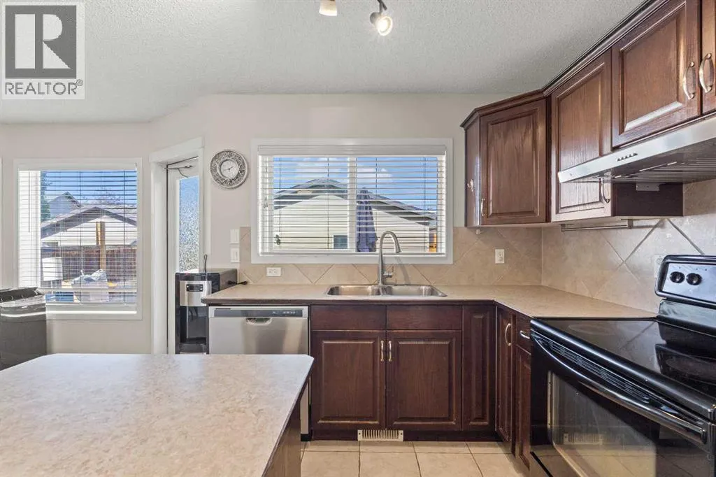 199 Cranberry Close SE