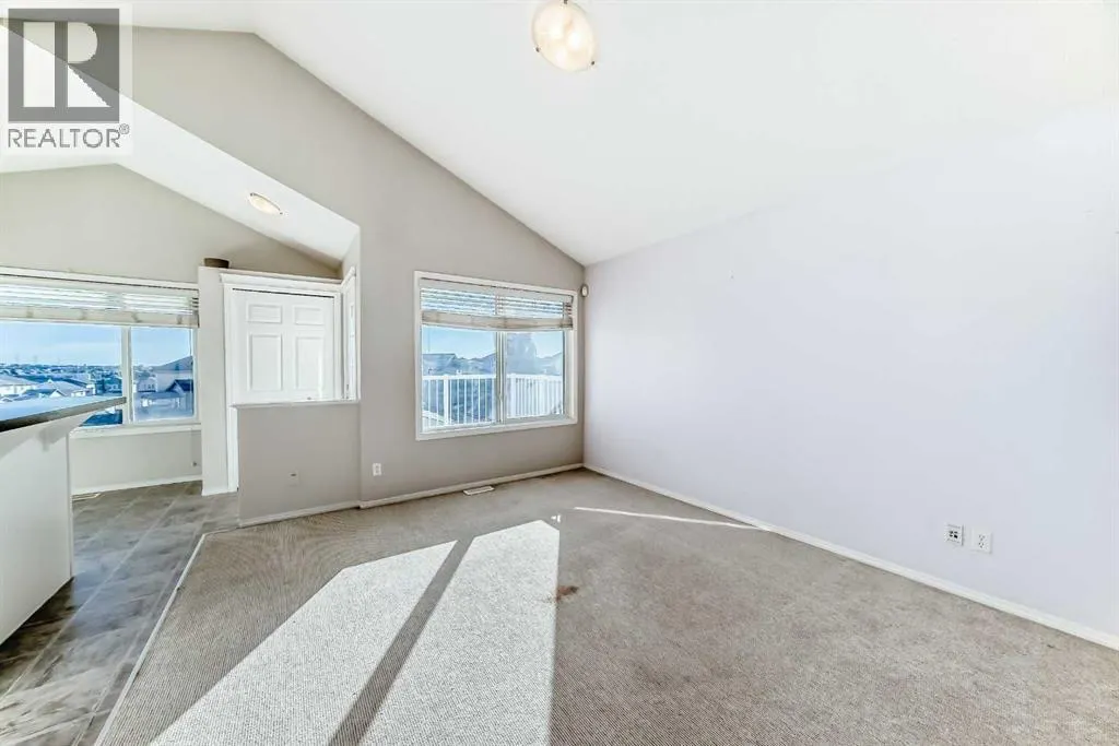 205 Panora Close NW