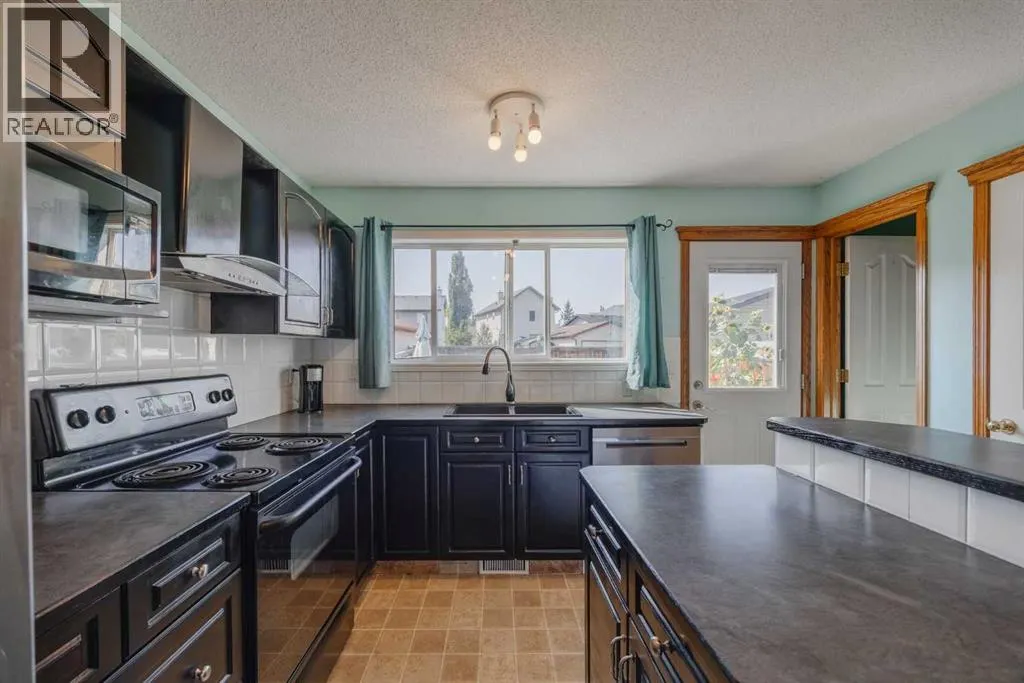 276 Cramond Close SE