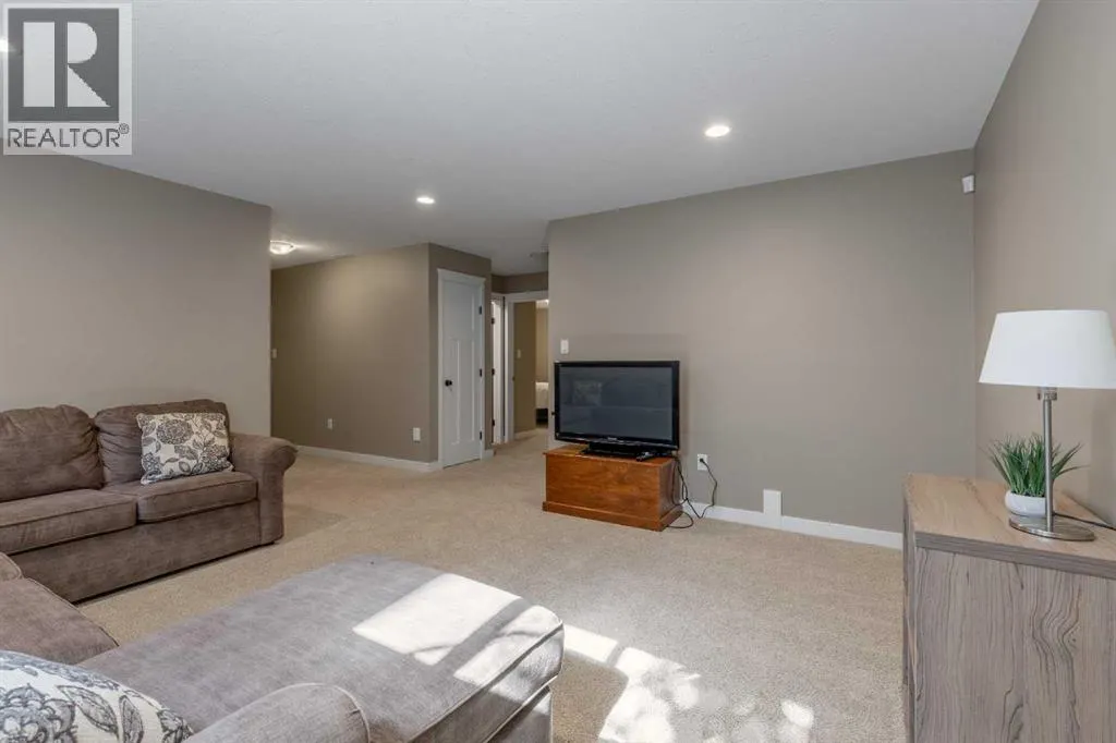 2713 Elm Drive