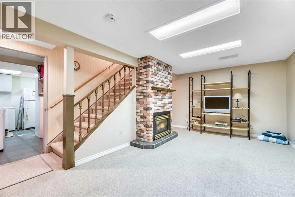 23, 630 Sabrina Road SW