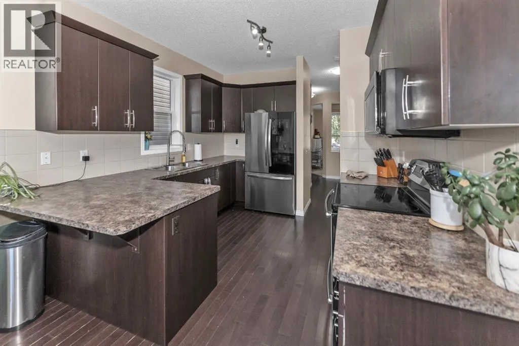 568 Windbrook Heights SW