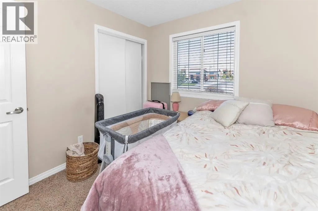 568 Windbrook Heights SW
