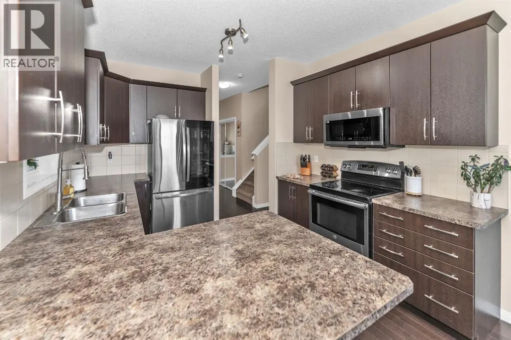 568 Windbrook Heights SW