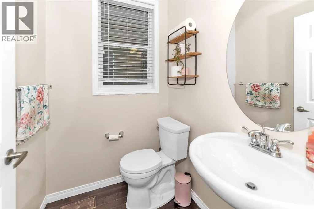 568 Windbrook Heights SW