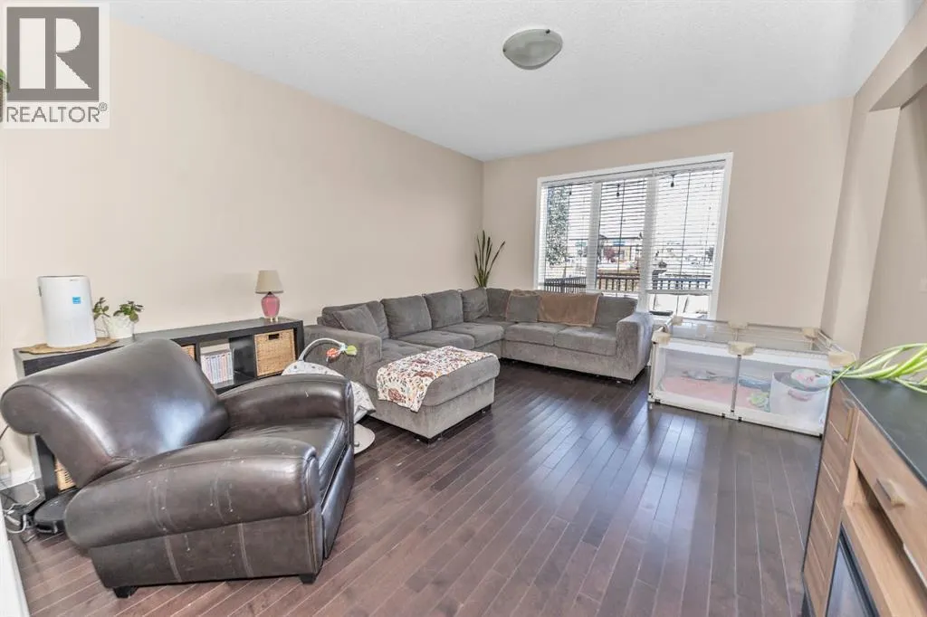 568 Windbrook Heights SW