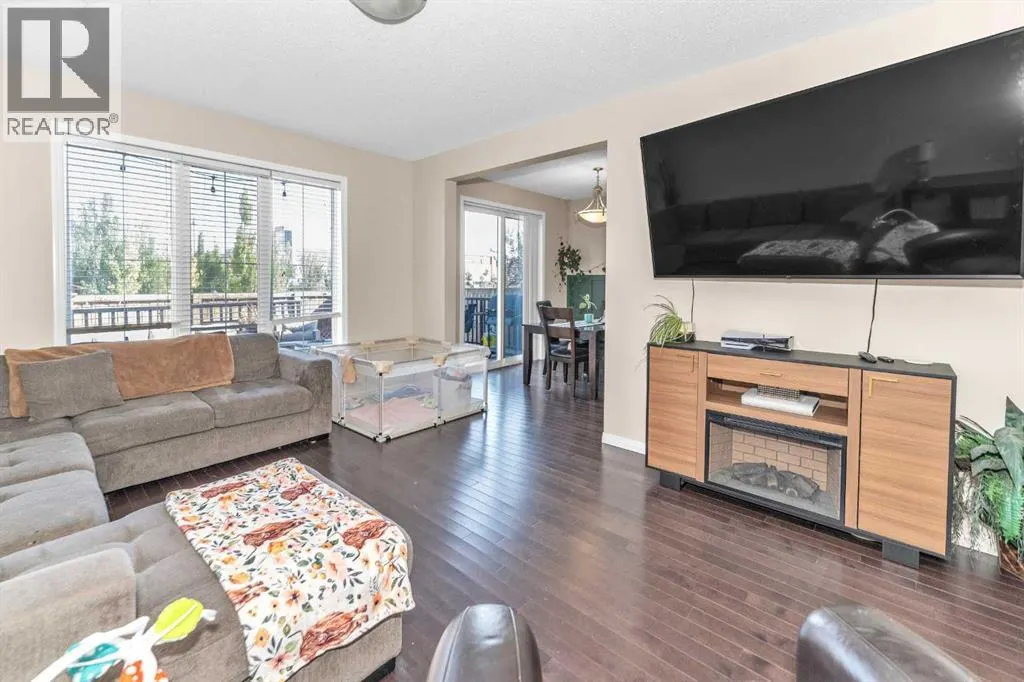 568 Windbrook Heights SW