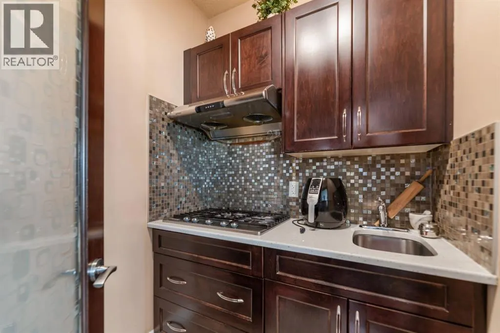 19 SADDLELAKE View NE
