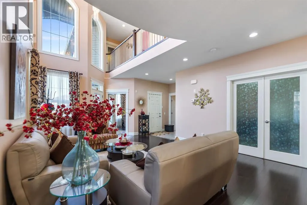 19 SADDLELAKE View NE