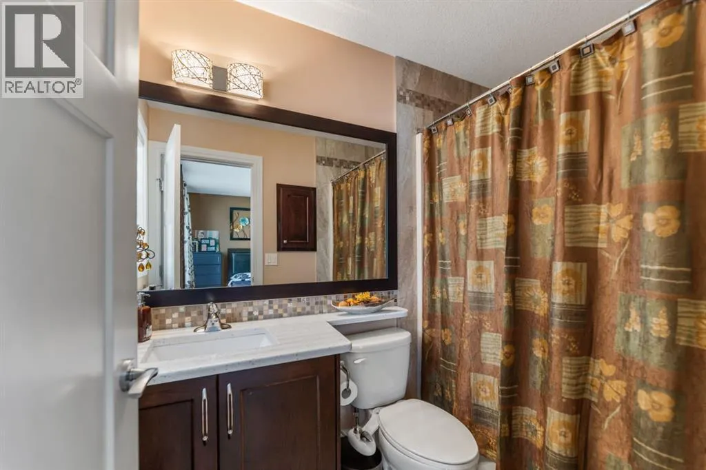 19 SADDLELAKE View NE