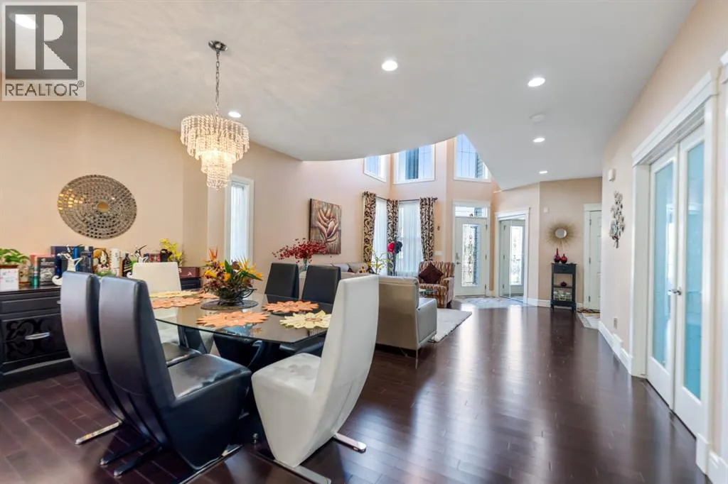 19 SADDLELAKE View NE