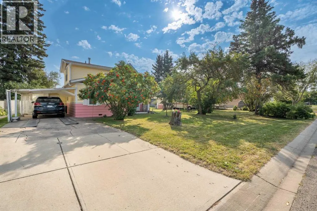 4517 & 4513 46 Street