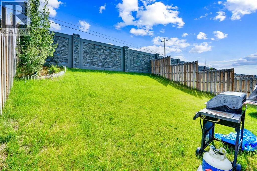 272 Skyview Shores Manor NE
