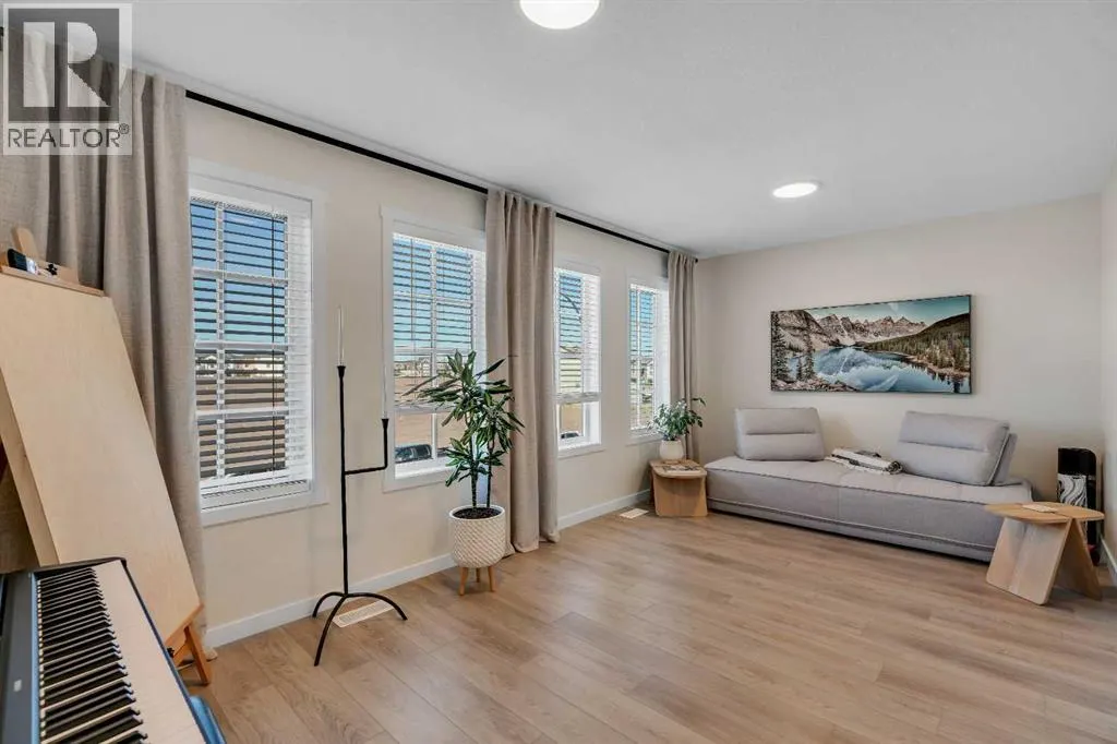 90 Savoy Landing SE