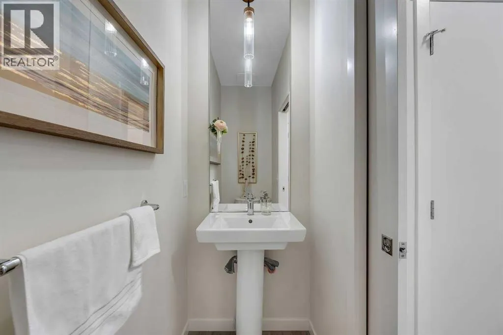 90 Savoy Landing SE