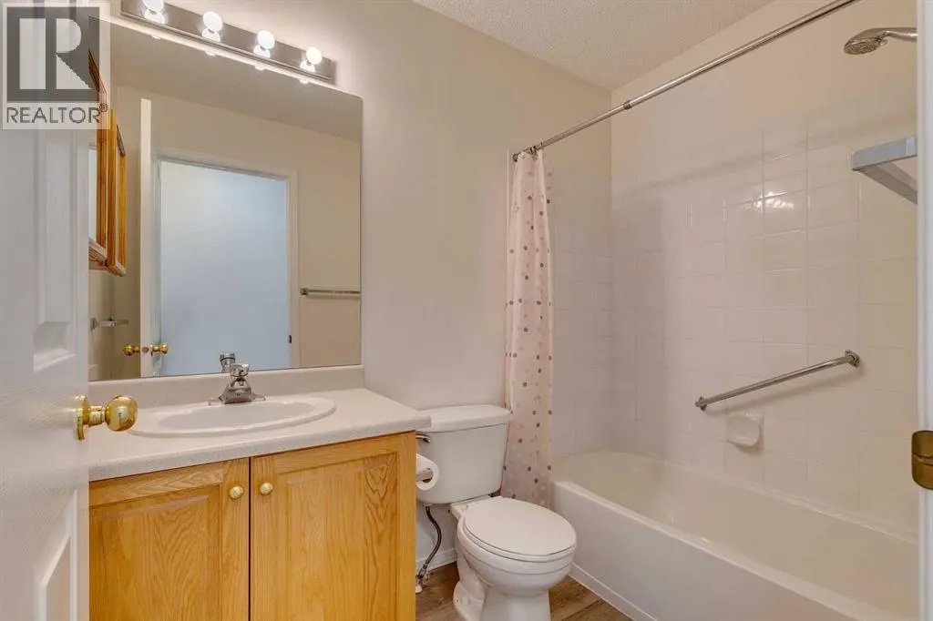 301, 7301 Valleyview Park SE