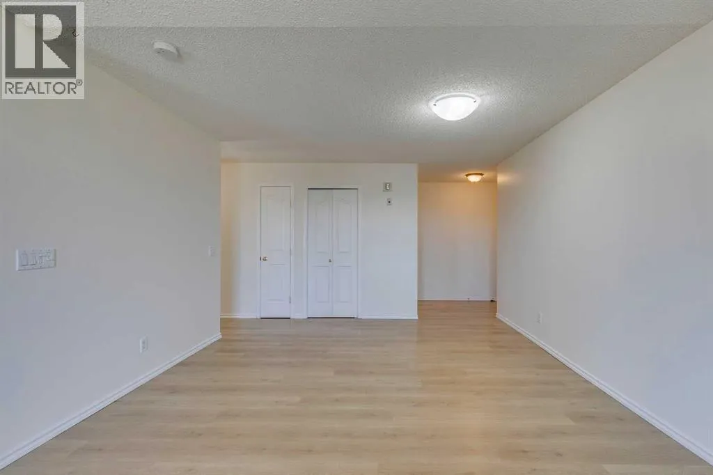 301, 7301 Valleyview Park SE