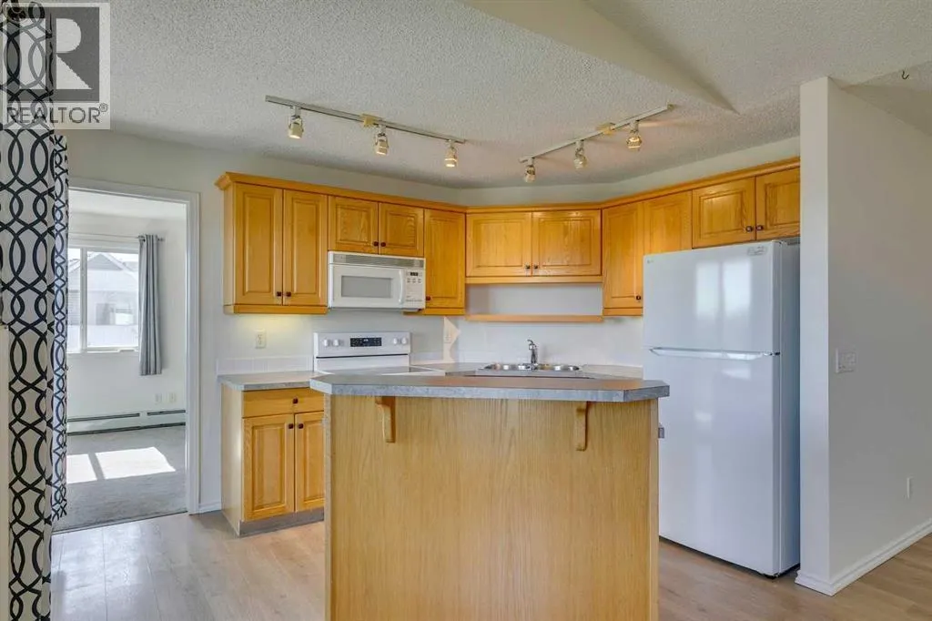 301, 7301 Valleyview Park SE