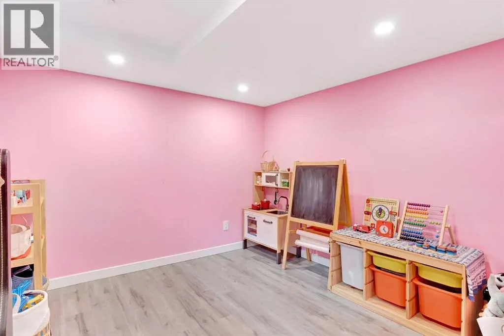 314 Regal Park NE