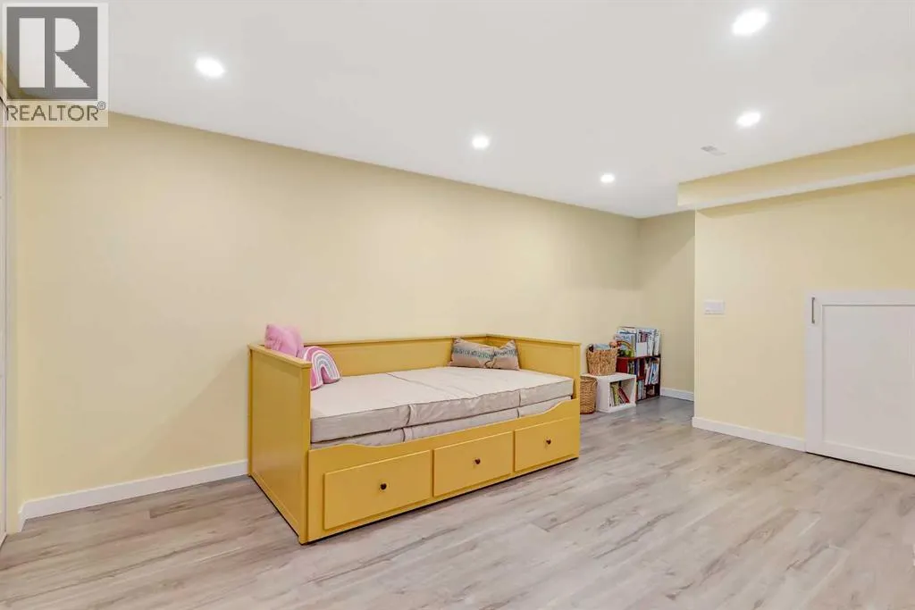 314 Regal Park NE