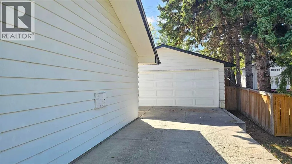 519 Willingdon Boulevard SE